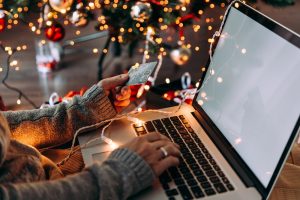 how to control holiday spending